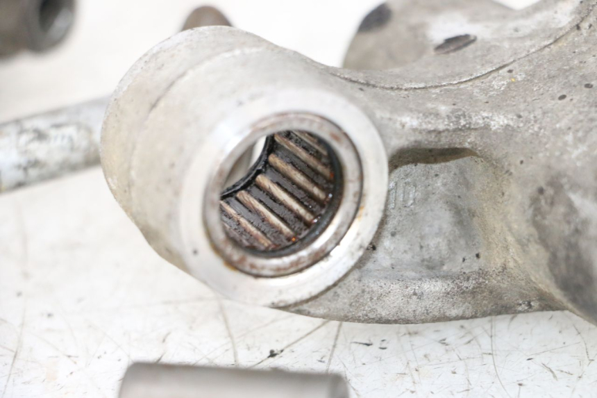 photo de BIELA DO AMORTECEDOR SUZUKI GSXR GSX-R 1000 (2003 - 2004) - Peça verificada