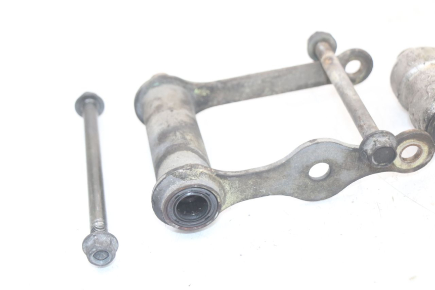 photo de BIELA DO AMORTECEDOR HONDA CBR F 1000 (1993 - 1996) - Detalhes característicos