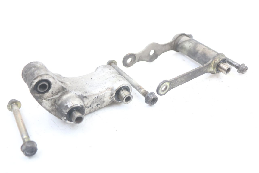 photo de BIELA DO AMORTECEDOR HONDA CBR F 1000 (1993 - 1996) - Outro ângulo de visão
