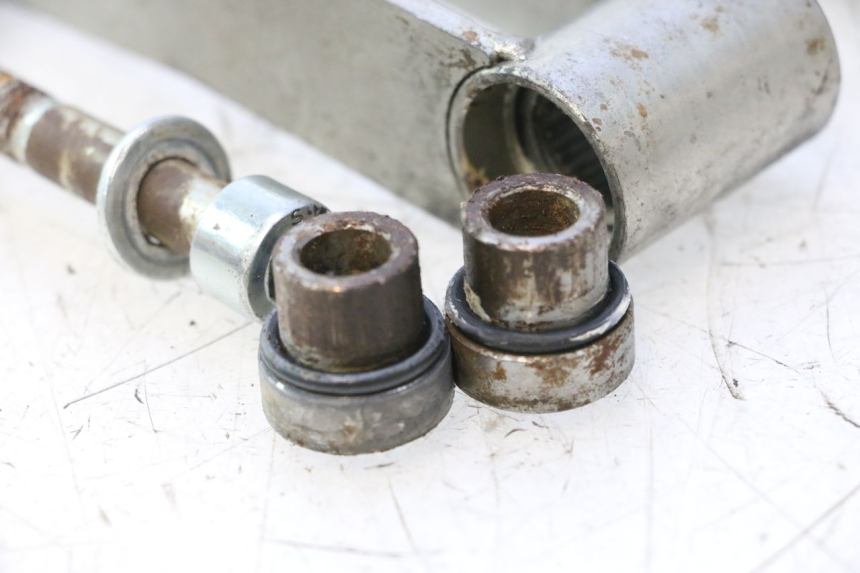 photo de LIGAÇÃO DO AMORTECEDOR RIEJU MRT PRO SUPERMOTARD 50 (2007 - 2018) - Detalhes característicos