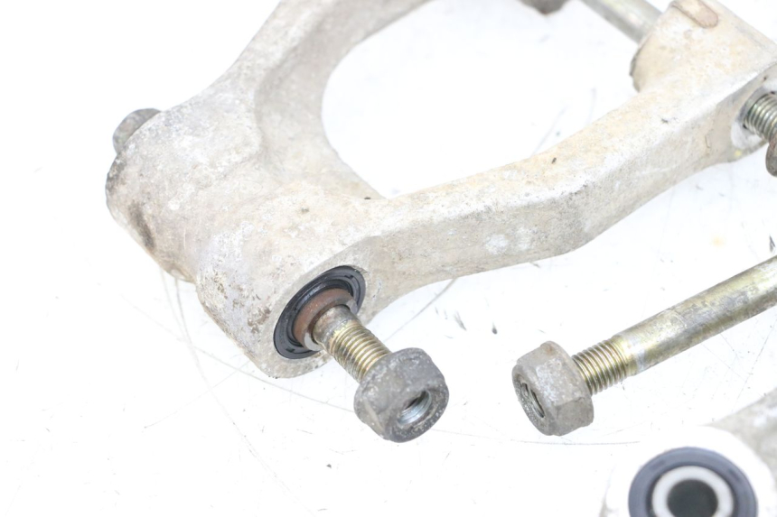 photo de BIELA DO AMORTECEDOR HONDA NSR R 125 (1994 - 2003) - Inspeção visual
