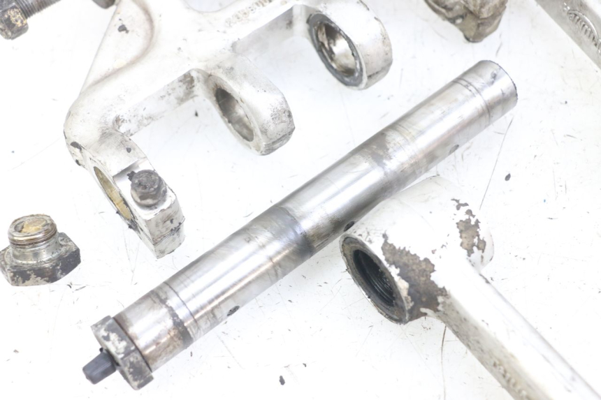 photo de BIELA DO AMORTECEDOR TRIUMPH SPEED TRIPLE T301 900 (1994 - 1996) - Vista geral