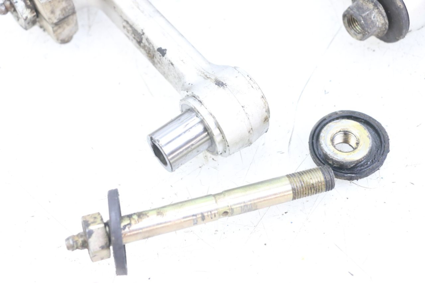 photo de BIELA DO AMORTECEDOR TRIUMPH SPEED TRIPLE T301 900 (1994 - 1996) - Marcações e referências