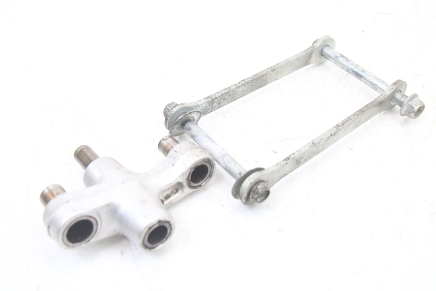 photo de BIELA DO AMORTECEDOR SUZUKI GSF S BANDIT 600 (2000 - 2004) - Peça verificada