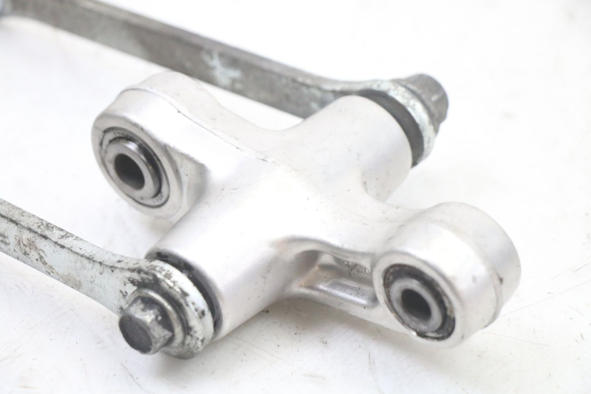 photo de BIELA DO AMORTECEDOR SUZUKI GSX F GSXF 650 (2007 - 2015) - Zoom do estado de desgaste