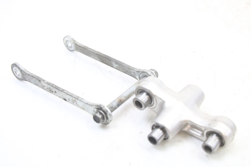 photo de BIELA DO AMORTECEDOR SUZUKI GSX F GSXF 650 (2007 - 2015) - Outro ângulo de visão