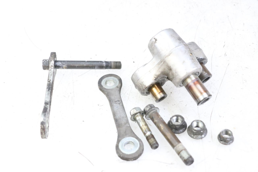 photo de BIELA DO AMORTECEDOR SUZUKI SV S 650 (1999 - 2002) - Detalhe da peça