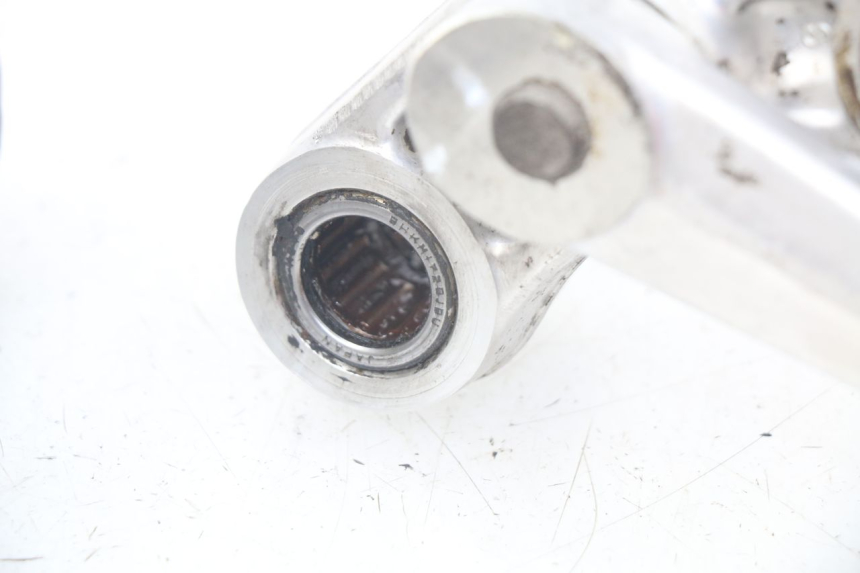 photo de BIELA DO AMORTECEDOR SUZUKI TLS TL S 1000 (1997 - 2001) - Detalhes característicos