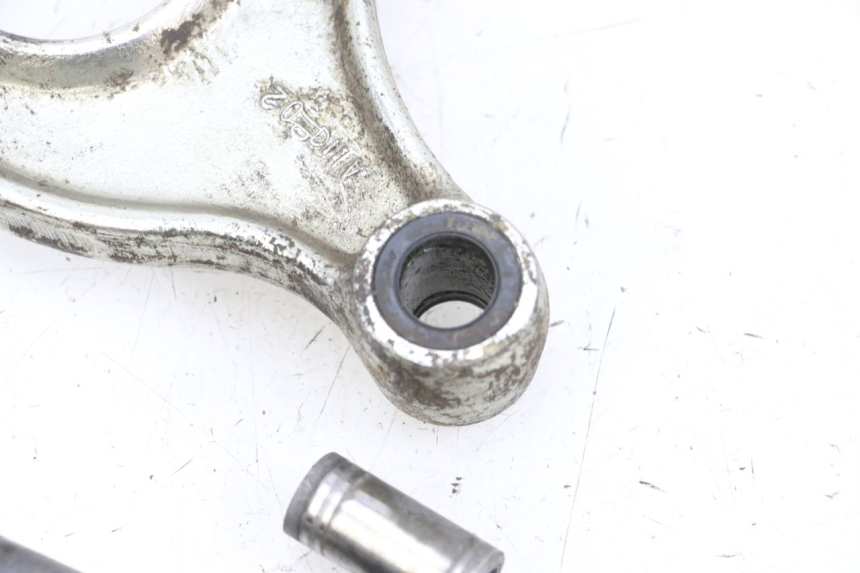 photo de BIELA DO AMORTECEDOR YAMAHA TTR 125 (2000 - 2020) - Pontos de fixação