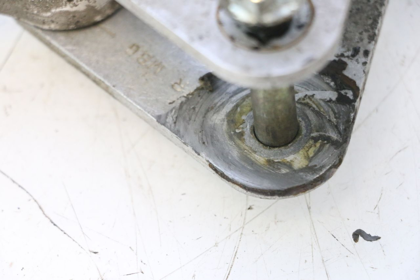 photo de BIELA DO AMORTECEDOR HONDA VFR FI RC46 800 (1998 - 2001) - Detalhe da peça