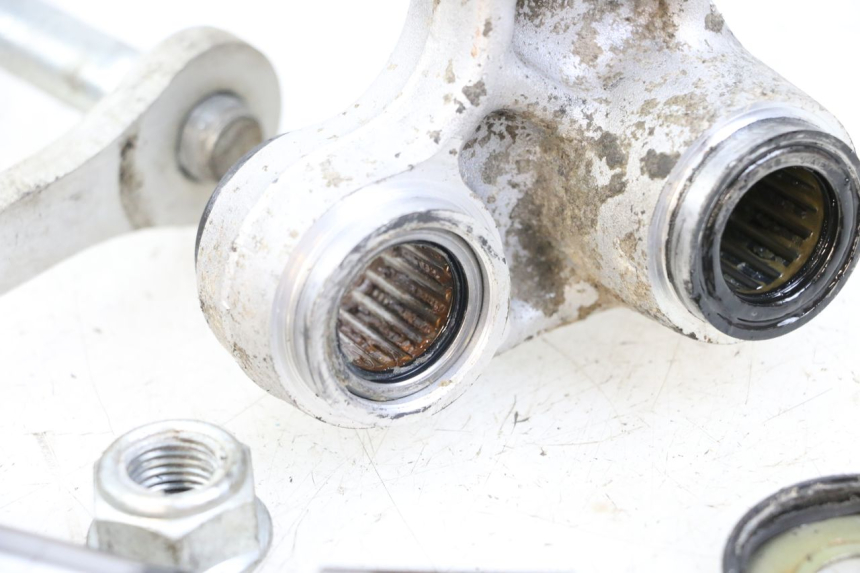 photo de BIELA DO AMORTECEDOR HYOSUNG XRX 125 (2000 - 2008) - Pontos de fixação