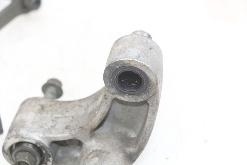 photo de BIELA DO AMORTECEDOR YAMAHA YZF R THUNDERCAT 600 (1996 - 2003) - Zoom do estado de desgaste