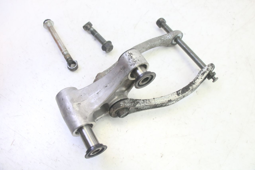 photo de BIELA DO AMORTECEDOR KAWASAKI ZR 7 750 (1999 - 2004) - Pontos de fixação