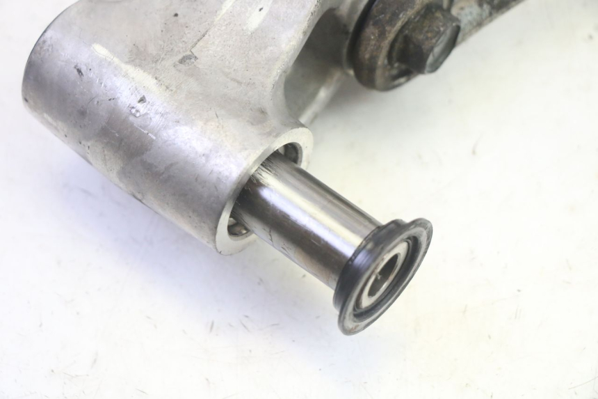 photo de BIELA DO AMORTECEDOR KAWASAKI ZR 7 750 (1999 - 2004) - Estado da superfície