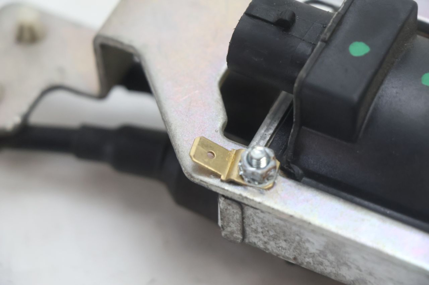 photo de BOBINA PIAGGIO MP3 HPE 530 (2022 - 2026) - Pontos de fixação