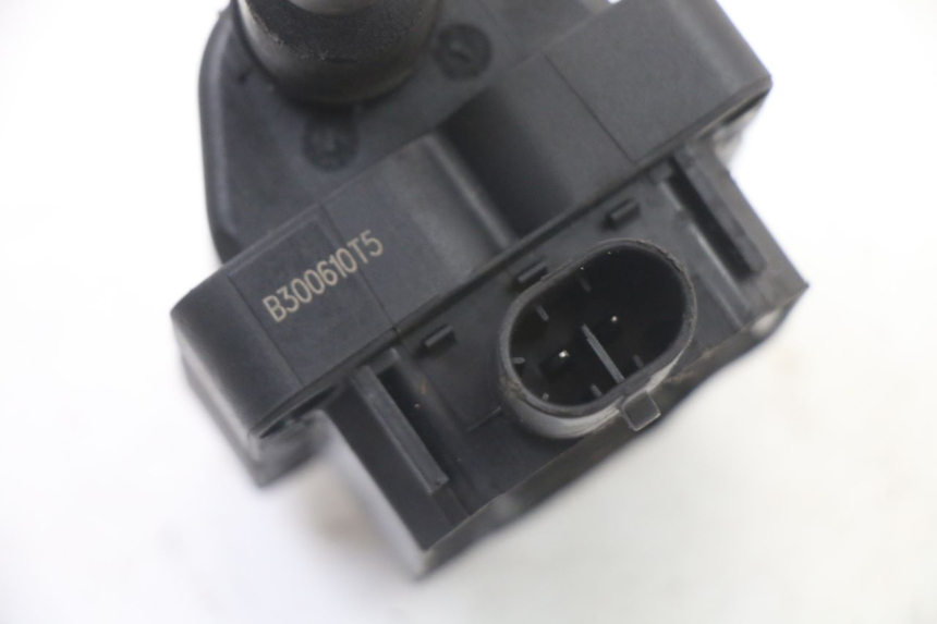 photo de BOBINA PIAGGIO MP3 LT 400 (2007 - 2012) - Pontos de fixação