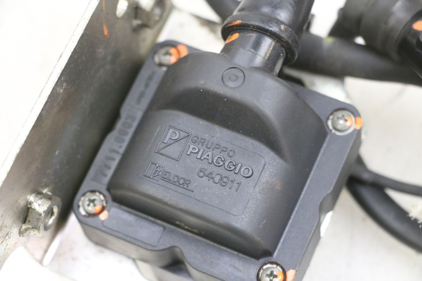 photo de BOBINA PIAGGIO MP3 RL 250 (2006 - 2010) - Detalhe da peça