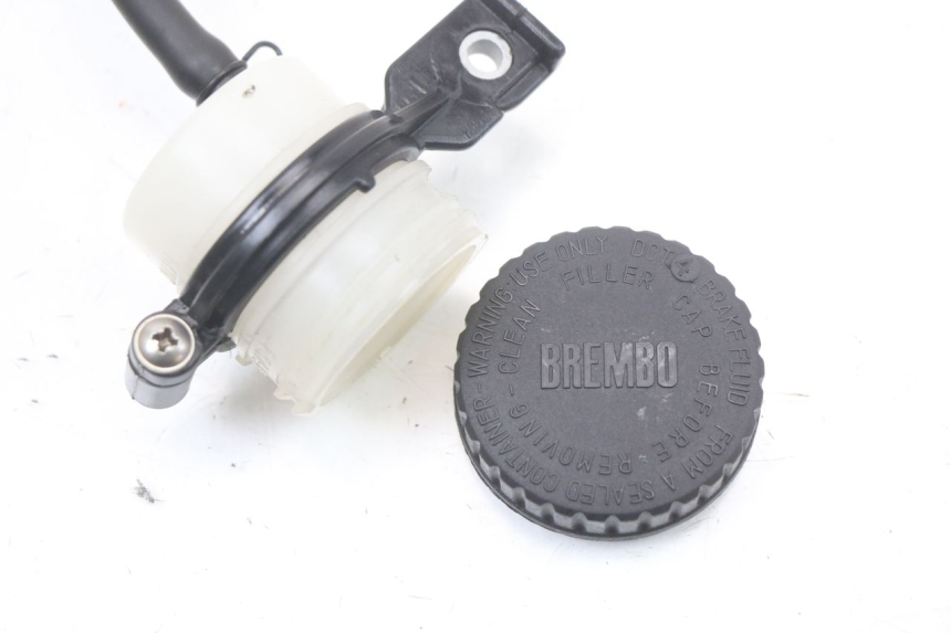 photo de RESERVATÓRIO DE LÍQUIDO DE FREIO MOTO GUZZI NORGE 8V GT 1200 (2011 - 2016) - Pontos de fixação