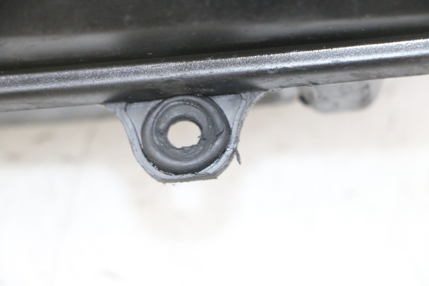 photo de CAIXA DE AR MBK BOOSTER SPIRIT NAKED 50 (2004 - 2017) - Pontos de fixação