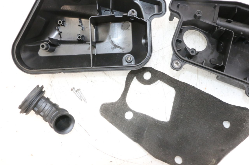photo de CAIXA DE AR MBK BOOSTER SPIRIT NAKED 50 (2004 - 2017) - Detalhes característicos