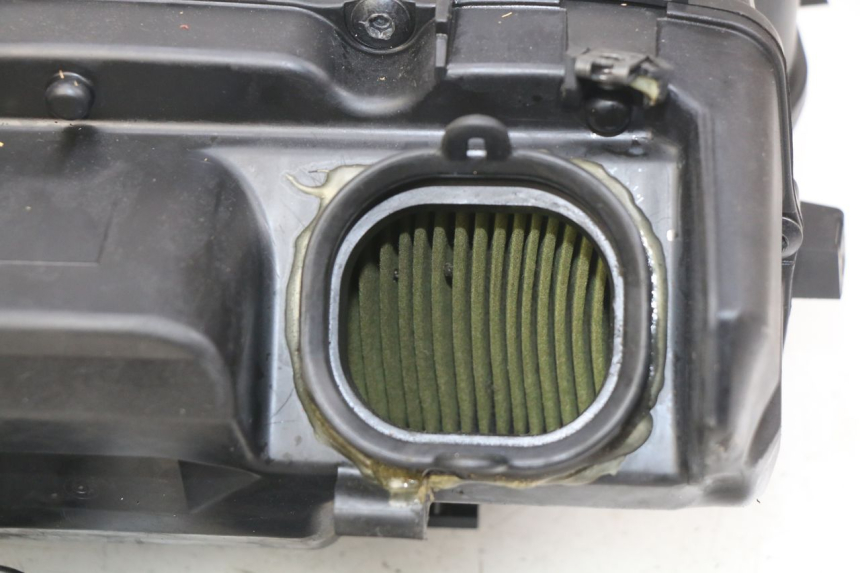 photo de CAIXA DE AR HONDA CB R 1000 (2018 - 2023) - Marcações e referências