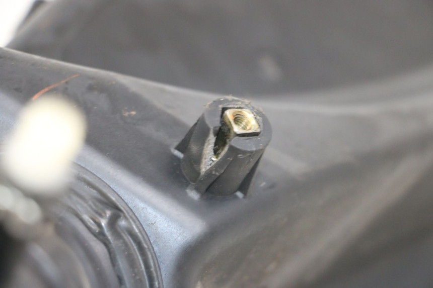 photo de CAIXA DE AR KYMCO DINK STREET ABS 125 (2011 - 2018) - Detalhe da peça