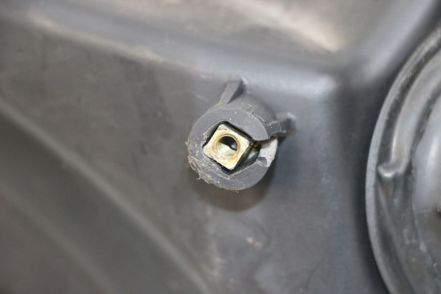 photo de CAIXA DE AR KYMCO DINK STREET ABS 125 (2011 - 2018) - Outro ângulo de visão