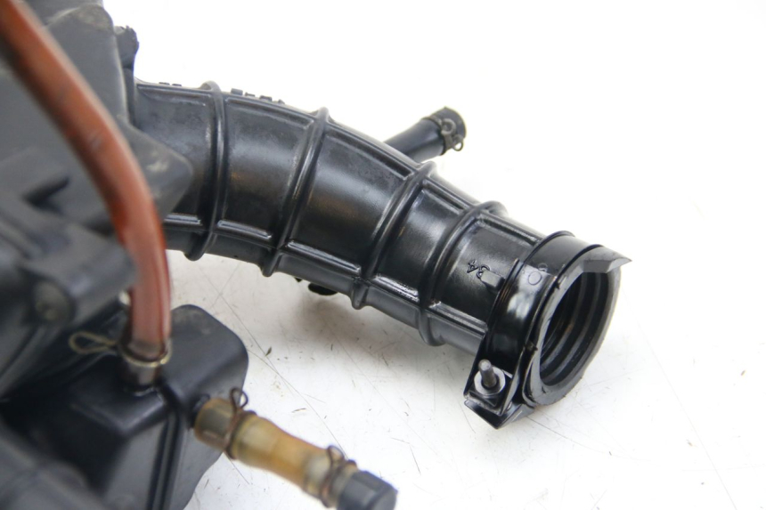 photo de CAIXA DE AR KYMCO DINK STREET 125 (2009 - 2014) - Pontos de fixação