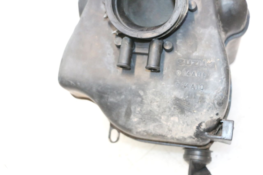 photo de CAIXA DE AR SUZUKI DR S 600 (1985 - 1989) - Detalhe da peça