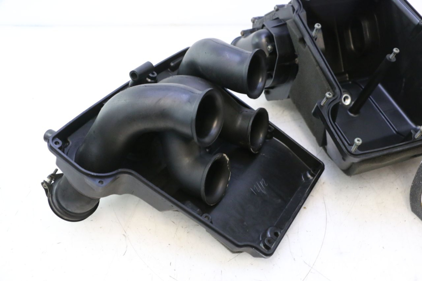photo de CAIXA DE AR YAMAHA FJR 1300 (2001 - 2005) - Marcações e referências