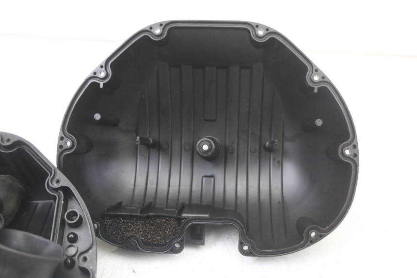 photo de CAIXA DE AR SUZUKI GSR 750 (2011 - 2017) - Estado da superfície