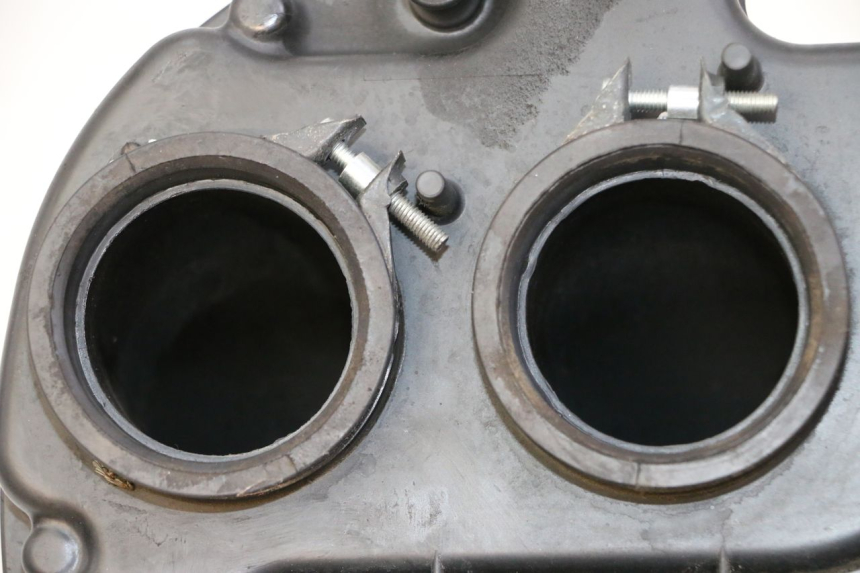 photo de CAIXA DE AR SUZUKI GSR 750 (2011 - 2017) - Outro ângulo de visão