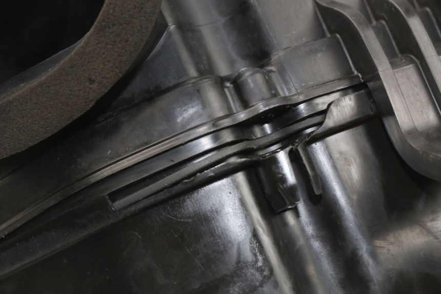 photo de CAIXA DE AR SUZUKI GSX-R GSXR 600 (2001 - 2003) - Zoom do estado de desgaste