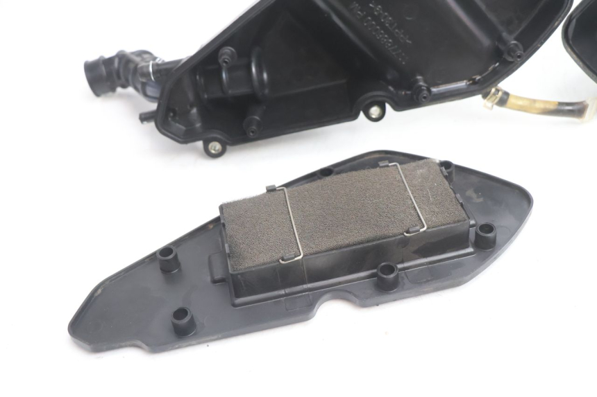 photo de CAIXA DE AR PEUGEOT KISBEE 4T 50 (2018 - 2022) - Estado da superfície