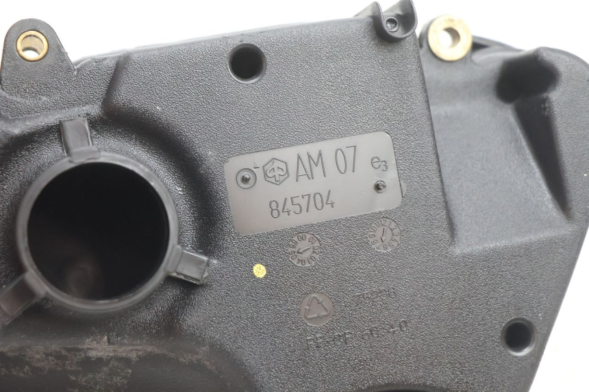 photo de CAIXA DE AR PIAGGIO LIBERTY 125 (1998 - 2008) - Pontos de fixação