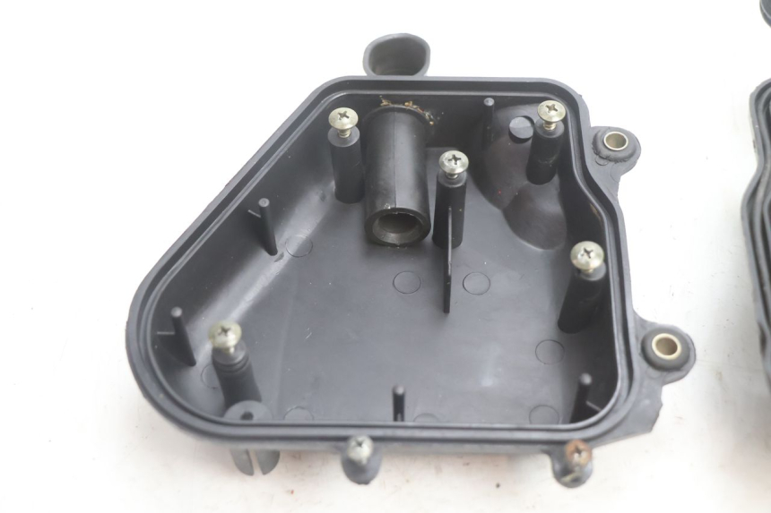 photo de CAIXA DE AR TNT MOTOR ROMA 10' 2T 50 (2011 - 2018) - Pontos de fixação