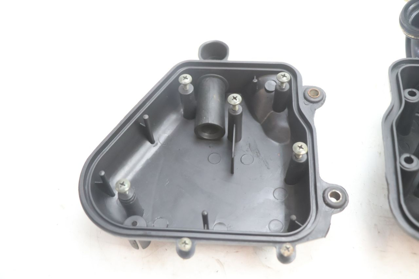 photo de CAIXA DE AR TNT MOTOR ROMA 12' 2T 50 (2007 - 2018) - Pontos de fixação