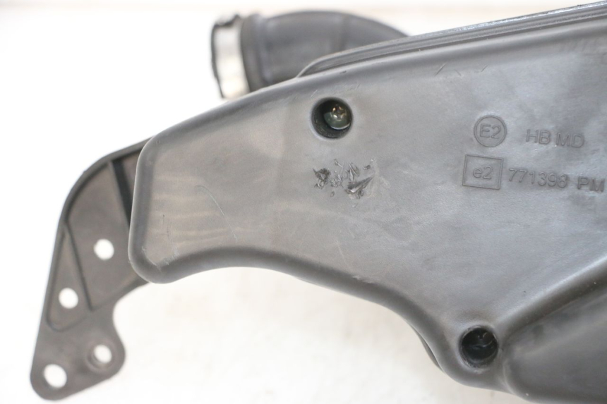 photo de CAIXA DE AR PEUGEOT SATELIS 125 (2013 - 2018) - Pontos de fixação