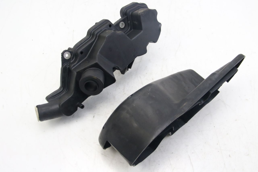 photo de CAIXA DE AR APRILIA SCARABEO 4T 50 (2009 - 2017) - Pontos de fixação