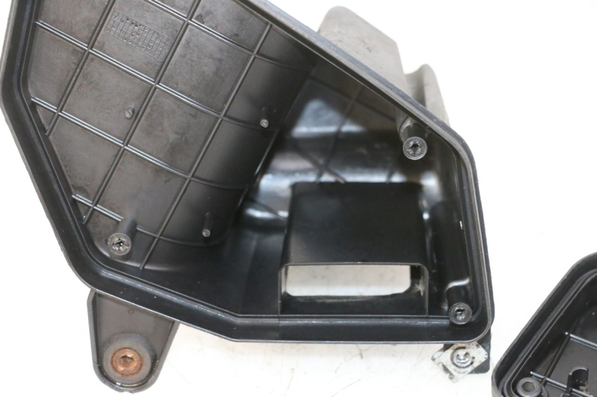photo de CAIXA DE AR GILERA SMT SUPERMOTARD 50 (2009 - 2017) - Marcações e referências