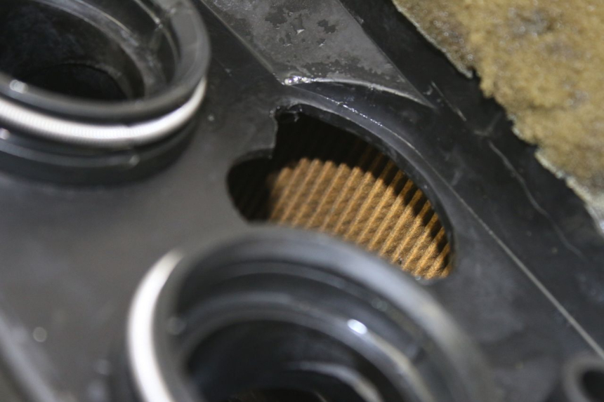 photo de CAIXA DE AR TRIUMPH SPRINT ST 955 (1999 - 2001) - Pontos de fixação