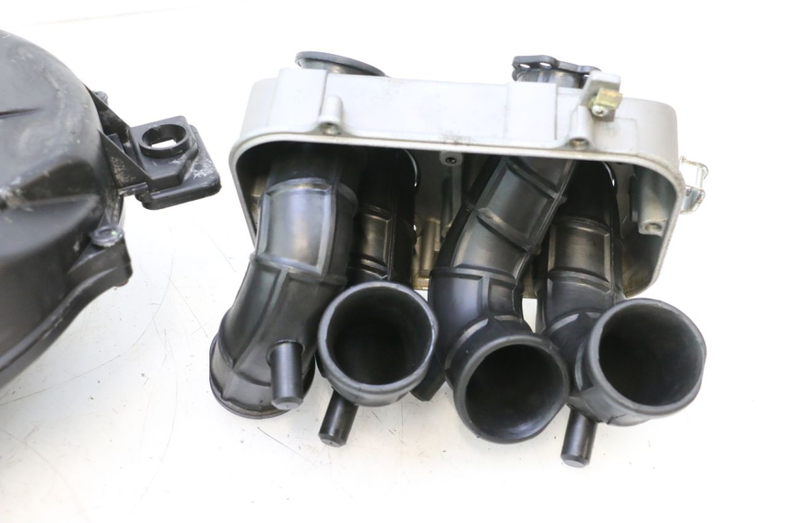 photo de CAIXA DE AR HONDA ST PAN EUROPEAN 1100 (1990 - 2002) - Marcações e referências