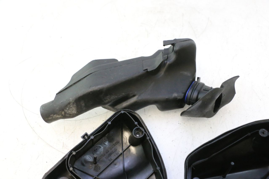 photo de CAIXA DE AR PEUGEOT TREKKER 50 (1995 - 2004) - Estado da superfície