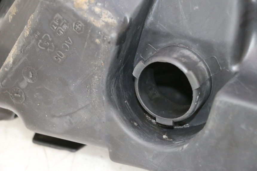 photo de CAIXA DE AR PIAGGIO TYPHOON 50 (2000 - 2009) - Pontos de fixação