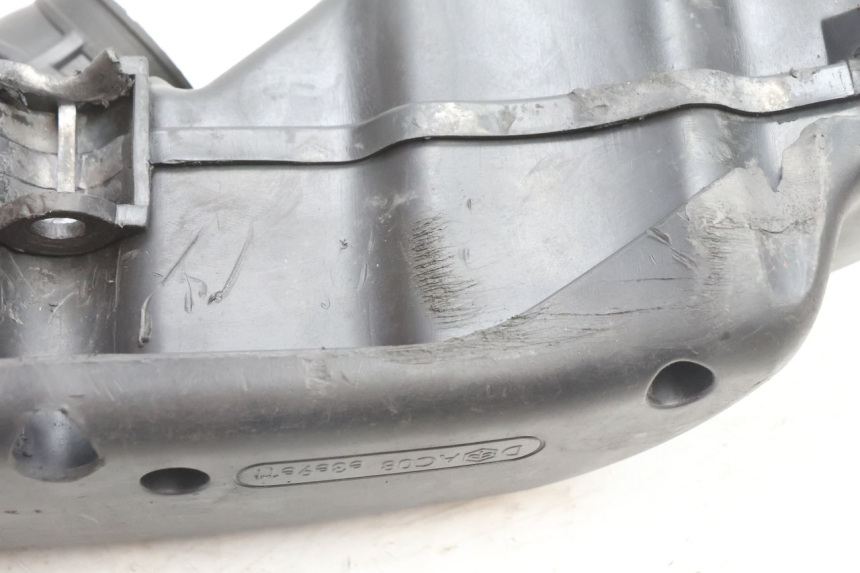 photo de CAIXA DE AR PIAGGIO VESPA PRIMAVERA 2T 50 (2013 - 2018) - Pontos de fixação