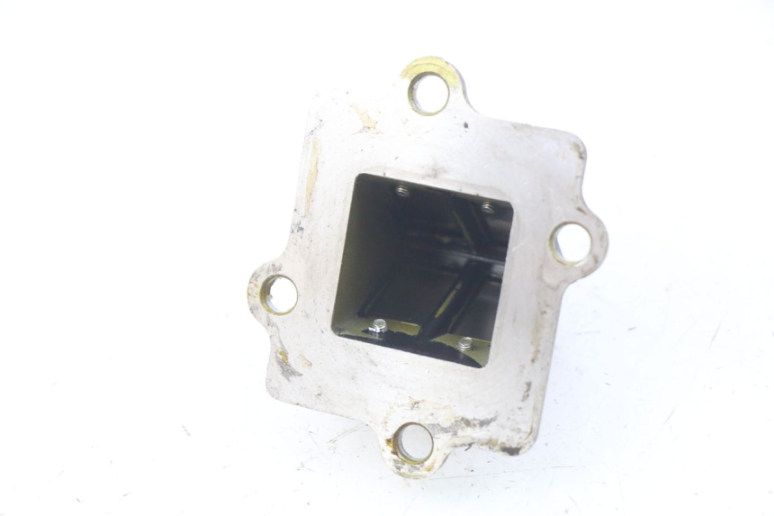 photo de CAIXA DE VÁLVULAS TNT MOTOR OTTO 2T 50 (2012 - 2018) - Detalhe da peça