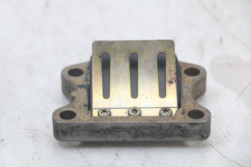 photo de CAIXA DE VÁLVULAS PEUGEOT SPEEDFIGHT 100 (1997 - 2007) - Detalhe da peça