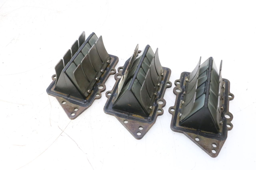 photo de CAIXA DE VÁLVULAS YAMAHA WAVE RUNNER GP R 1200 (2000 - 2003) - Detalhe da peça