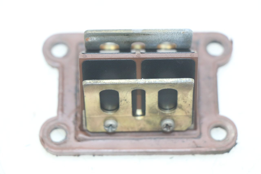 photo de CAIXA DE VÁLVULAS PEUGEOT XP6 50 (2006 - 2011) - Outro ângulo de visão