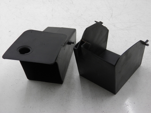 photo de PORTA-LUVA YAMAHA YP MAJESTY 125 (2007 - 2010) - Detalhe da peça